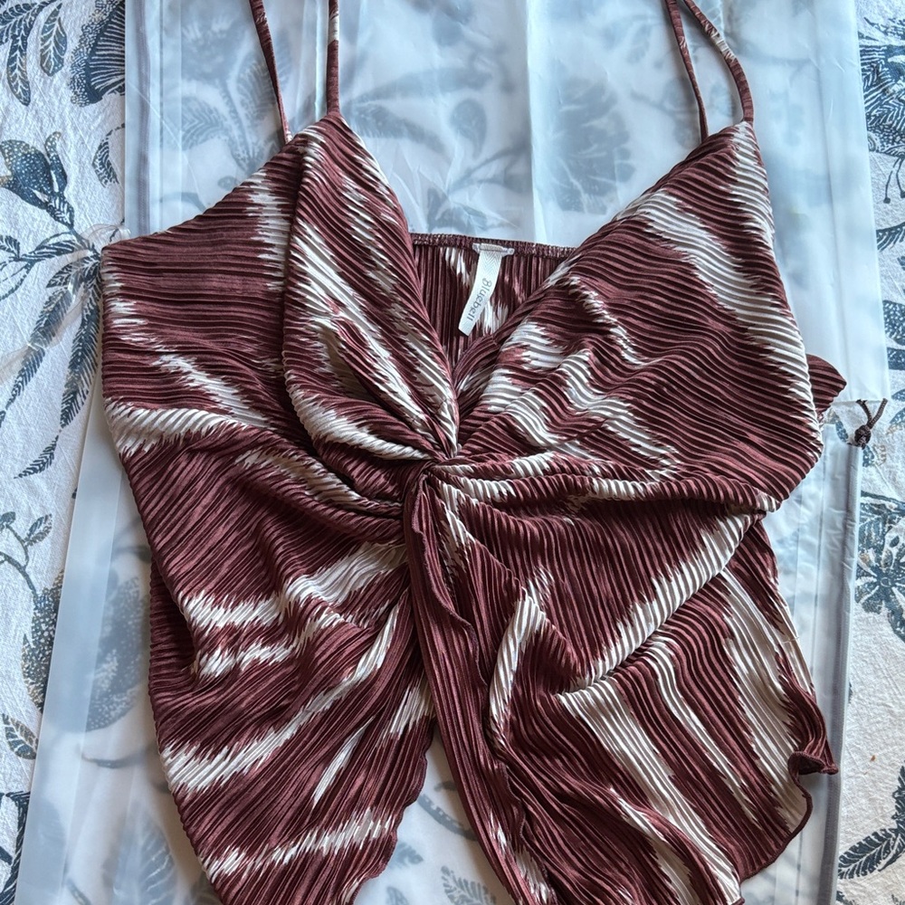 Women's Strappy Pleated Top - Maroon and White